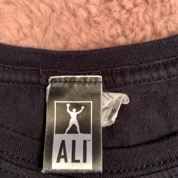 Ali Muhammed Ali Women’s Medium T- Shirt in EUC - Picture 2 of 8